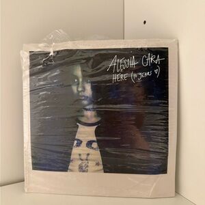 Alessia Cara 'Here' Vinyl Record FREE WITH A PURCHASE FEOM MY PAGE !